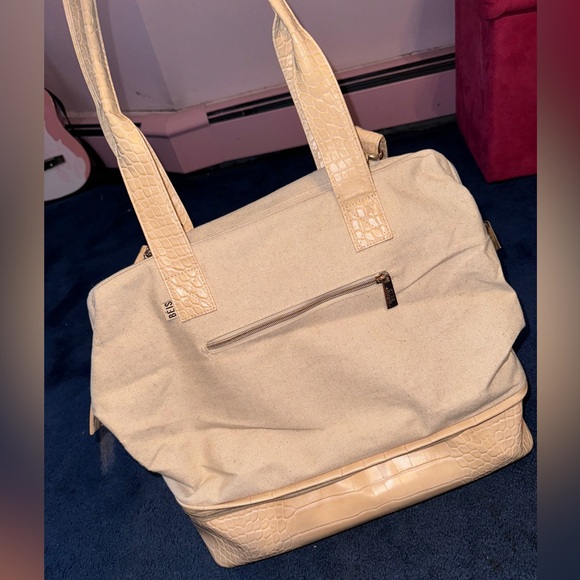 Beis Weekender Bag - Picture 2 of 13